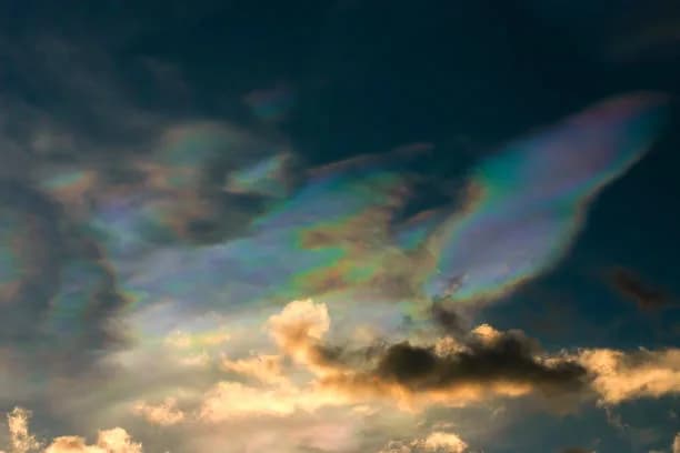 iridescent cloud